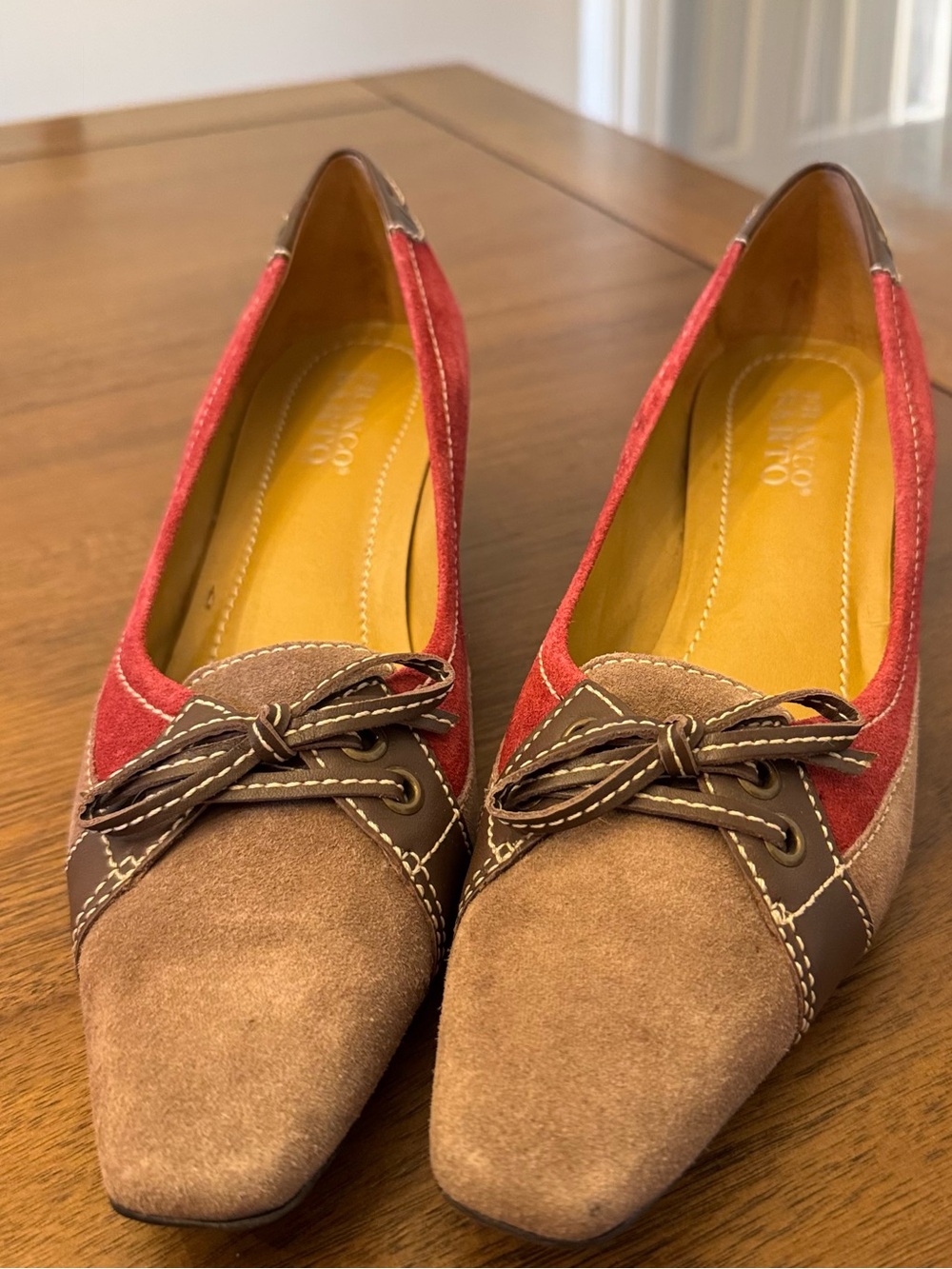 Women’s Two-Tone Suede Pointed Toe Pumps - Red & Brown